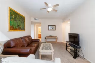 Photo #4: 2342306 Listing