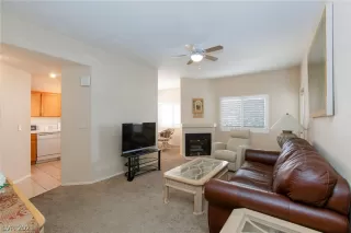 Photo #5: 2342306 Listing