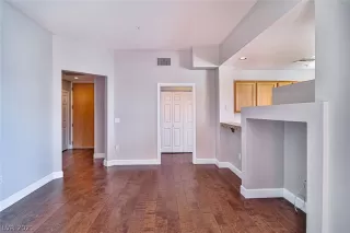 Photo #6: 2342315 Listing