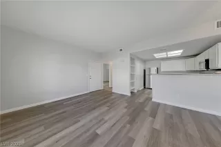 Photo #3: 2342365 Listing 