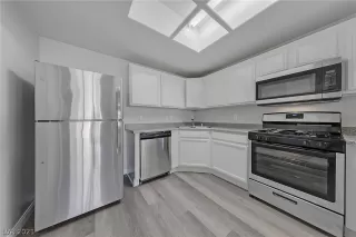 Photo #6: 2342365 Listing 