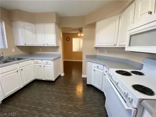 Photo #1: 2342380 Listing 