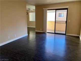 Photo #6: 2342380 Listing 