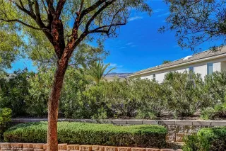 Photo #2: 2342452 Listing 