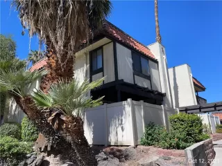 Photo #1: 2342493 Listing