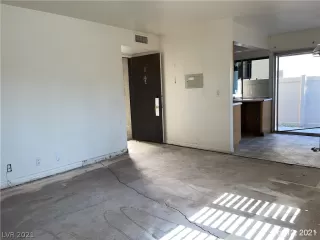 Photo #3: 2342493 Listing