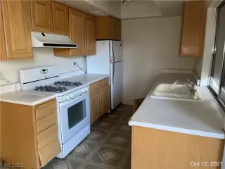 Photo #4: 2342493 Listing