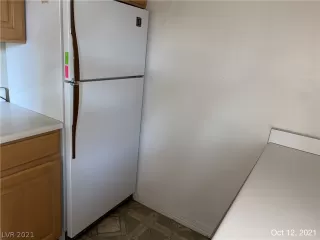 Photo #6: 2342493 Listing