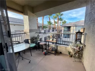 Photo #5: 2342520 Listing 