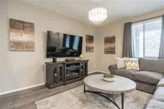 Photo #4: 2342533 Listing