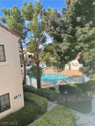 Photo #3: 2342560 Listing 