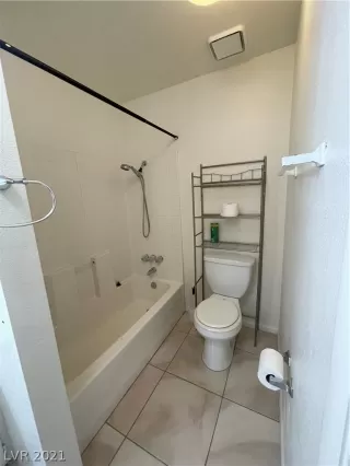 Photo #5: 2342560 Listing 