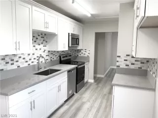 Photo #3: 2342575 Listing