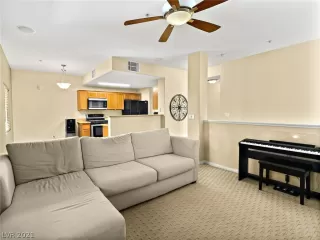 Photo #3: 2342582 Listing 