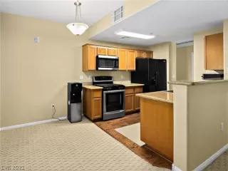 Photo #4: 2342582 Listing 