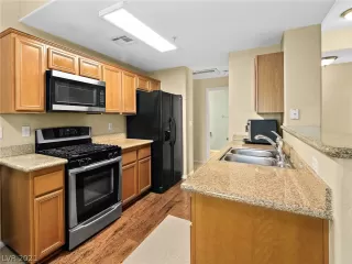 Photo #6: 2342582 Listing 