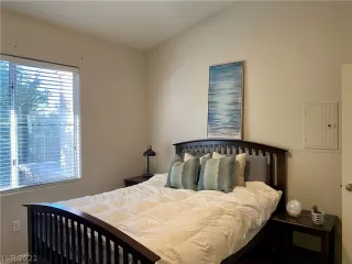 Photo #5: 2342583 Listing 