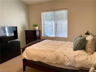 Photo #6: 2342583 Listing 