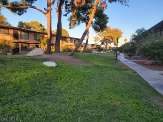 Photo #3: 2342607 Listing