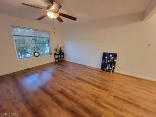 Photo #6: 2342607 Listing