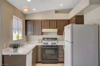 Photo #2: 2342620 Listing 