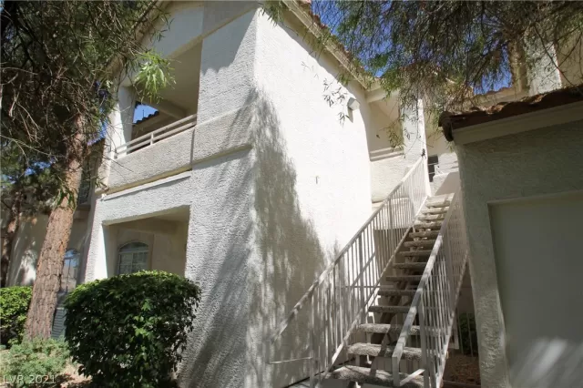 MLS: 2342621 Condo For Sale