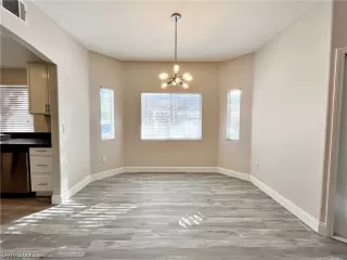 Photo #6: 2342623 Listing 