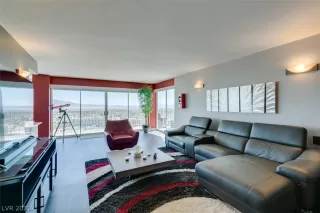 Photo #4: 2342631 Listing