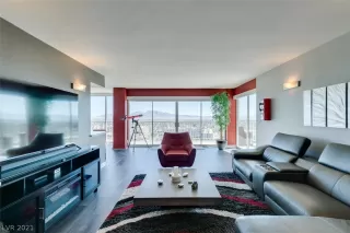 Photo #5: 2342631 Listing