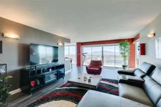 Photo #6: 2342631 Listing