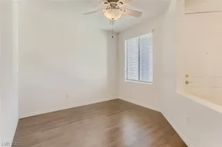 Photo #5: 2342642 Listing 