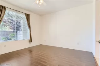 Photo #6: 2342642 Listing 