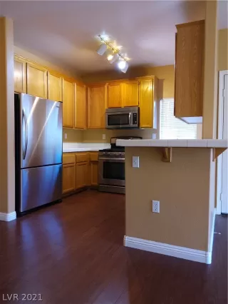 Photo #5: 2342644 Listing 