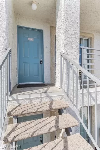 Photo #2: 2342646 Listing