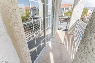 Photo #4: 2342646 Listing