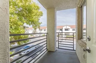 Photo #5: 2342646 Listing