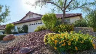 Photo #2: 2342647 Listing