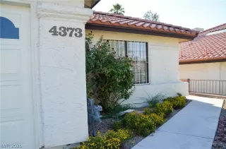 Photo #4: 2342647 Listing