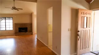 Photo #5: 2342647 Listing