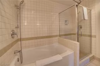 Photo #2: 2342659 Listing