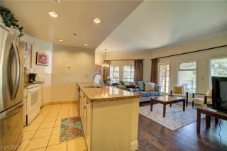 Photo #6: 2342659 Listing