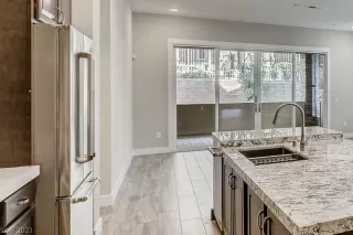 Photo #6: 2342665 Listing 