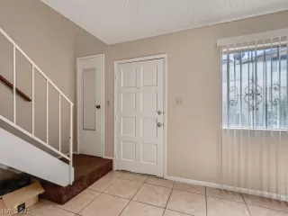 Photo #4: 2342689 Listing