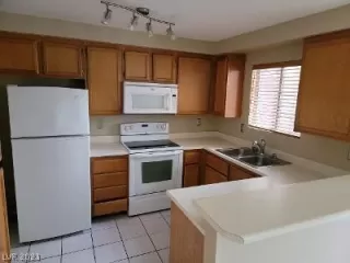 Photo #1: 2342743 Listing 