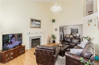 Photo #5: 2342758 Listing 