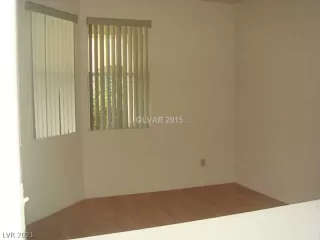 Photo #3: 2342808 Listing