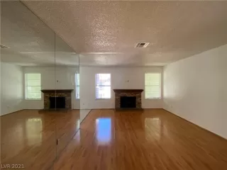 Photo #4: 2342815 Listing 