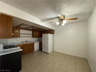 Photo #5: 2342815 Listing 