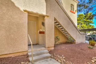 Photo #3: 2342828 Listing