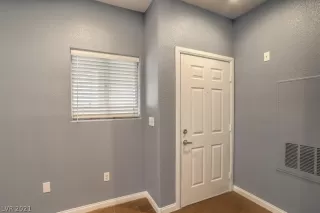 Photo #4: 2342828 Listing